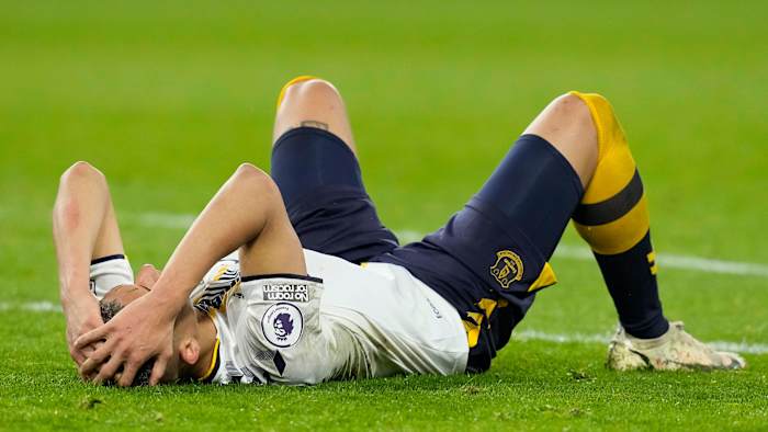 Everton is a point out of the relegation zone